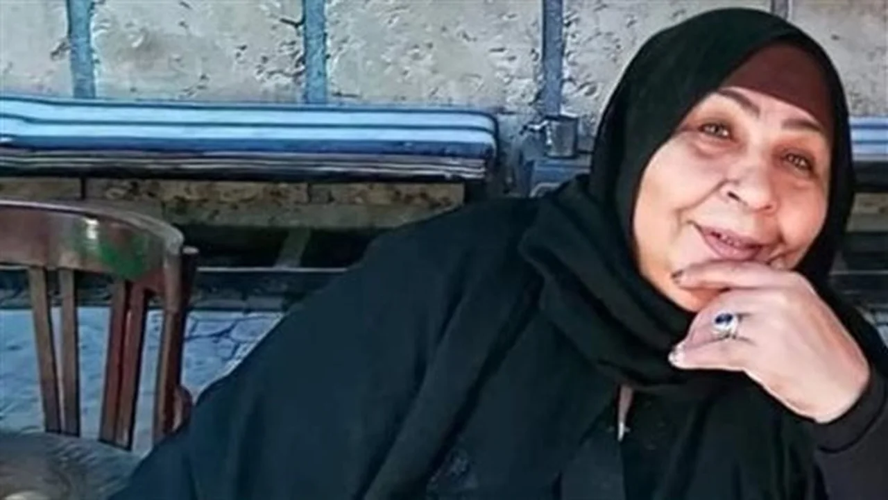 قصة كفاح.. كيف تحولت فاطمة كشري من الكومبارس إلى أيقونة مصرية محبوبة؟